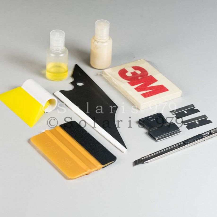 Pakki työkalut autolasien tummentamiseksi TyökalutTool kit for automotive Pakki työkalut autolasien tummentamiseksi TyökalutTool kit for automotive